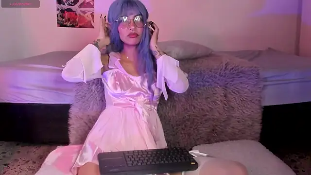 Luna-Chann online show from 10-31-25, 08:38