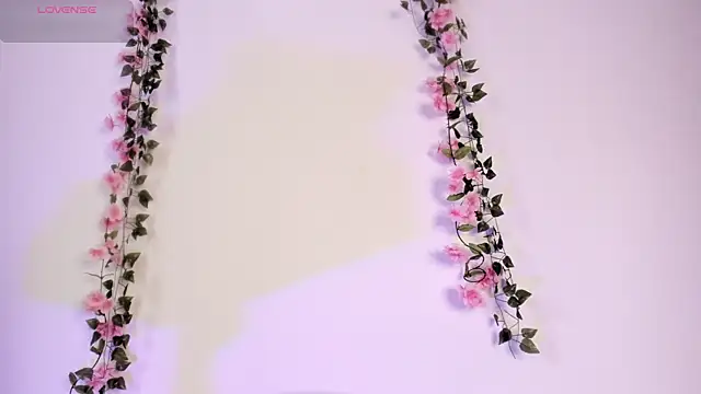 Snapshot of Luna-Chann chatting on 06-24-26, 08:50 Luna-Chann online show from 06-24-26, 08:50