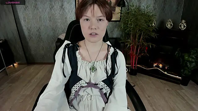 DreamyLuna online show from 11-28-25, 09:04