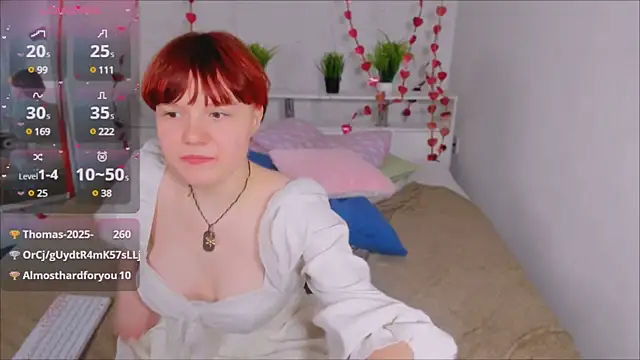 Snapshot of DreamyLuna chatting on 03-08-25, 03:06 DreamyLuna online show from 03-08-25, 03:06