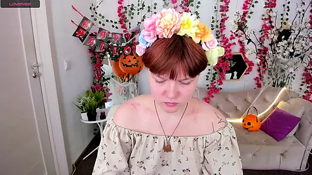 DreamyLuna online show from 10-24-25, 08:19