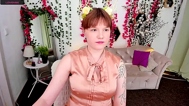 DreamyLuna online show from 11-20-25, 08:09