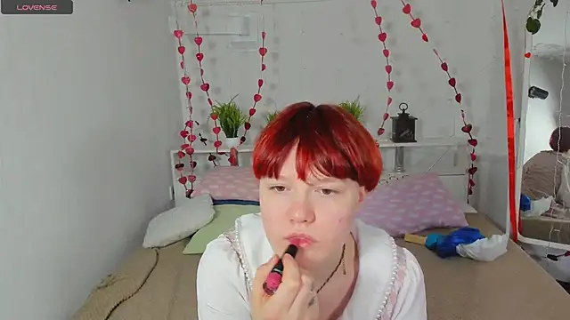 Snapshot of DreamyLuna chatting on 03-07-25, 08:33 DreamyLuna online show from 03-07-25, 08:33