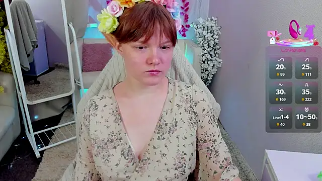 Snapshot of DreamyLuna chatting on 10-04-25, 08:21 DreamyLuna online show from 10-04-25, 08:21