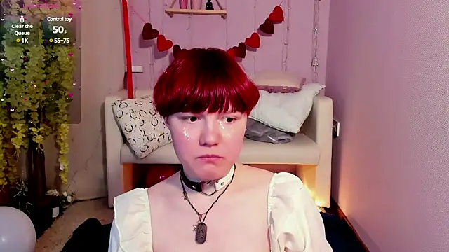 Snapshot of DreamyLuna chatting on 03-03-25, 12:23 DreamyLuna online show from 03-03-25, 12:23