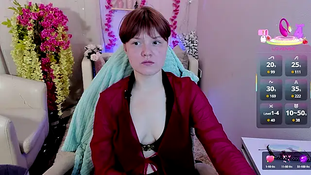Snapshot of DreamyLuna chatting on 09-17-25, 08:44 DreamyLuna online show from 09-17-25, 08:44