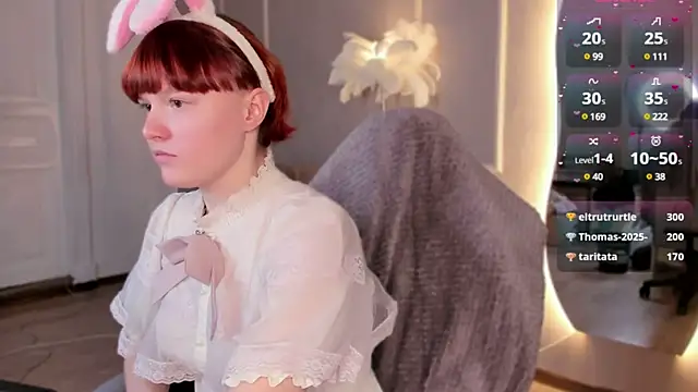 Snapshot of DreamyLuna chatting on 03-23-25, 03:32 DreamyLuna online show from 03-23-25, 03:32