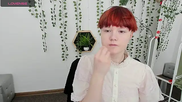 Snapshot of DreamyLuna chatting on 03-15-25, 08:43 DreamyLuna online show from 03-15-25, 08:43