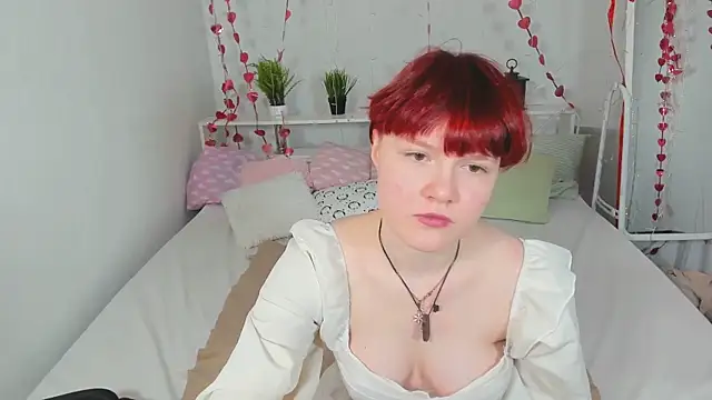 Snapshot of DreamyLuna chatting on 02-27-25, 08:31 DreamyLuna online show from 02-27-25, 08:31