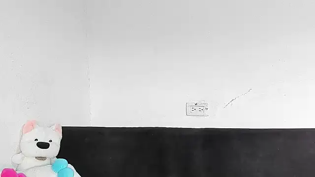 Snapshot of salome_daniel chatting on 06-17-26, 05:12 salome daniel online show from 06-17-26, 05:12