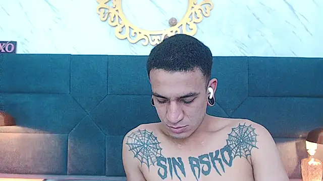 Snapshot of salome_daniel chatting on 10-17-25, 07:37 salome daniel online show from 10-17-25, 07:37