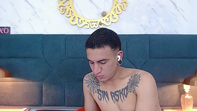 Snapshot of salome_daniel chatting on 10-14-25, 07:47 salome daniel online show from 10-14-25, 07:47