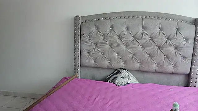 Nesuko kamado  online show from 12-16-25, 04:11