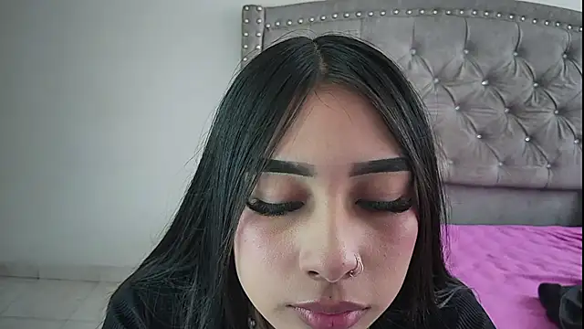 Nesuko kamado  online show from 10-03-25, 05:14