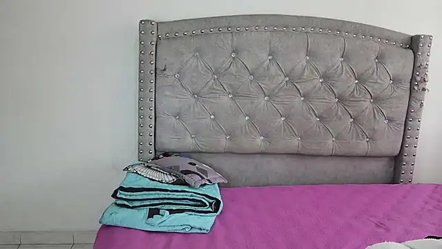 Nesuko kamado  online show from 10-06-25, 04:52