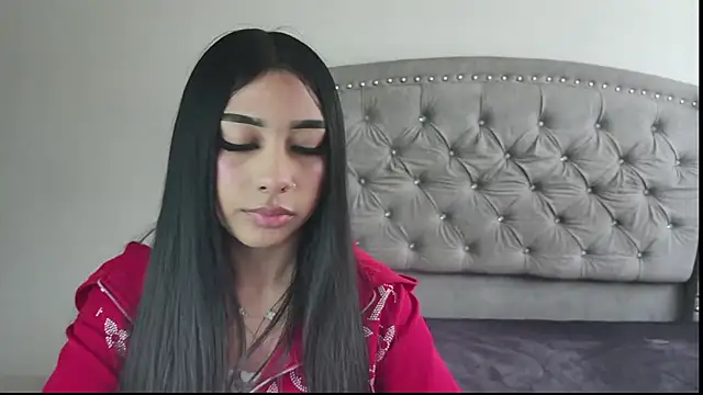 Nesuko kamado  online show from 11-03-25, 05:05