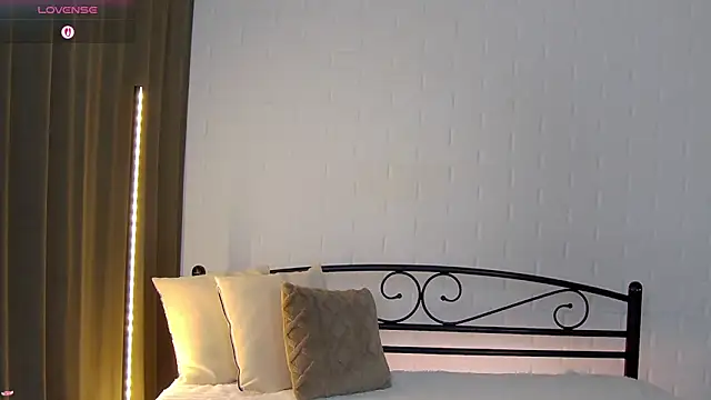 Snapshot of _RiverLov chatting on 02-10-26, 04:28 RiverLov online show from 02-10-26, 04:28