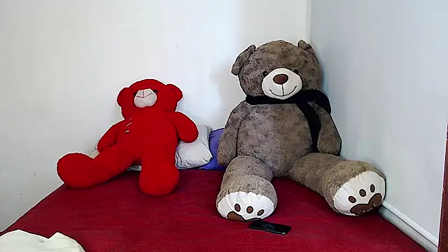 Snapshot of SamanthaaSmitt chatting on 02-14-25, 07:33 SamanthaaSmitt online show from 02-14-25, 07:33