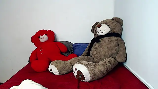 Snapshot of SamanthaaSmitt chatting on 02-05-25, 03:45 SamanthaaSmitt online show from 02-05-25, 03:45