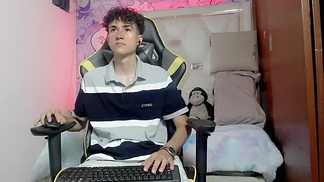 johnny cagee online show from 10-23-25, 05:39