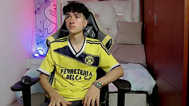 johnny cagee online show from 10-21-25, 04:45