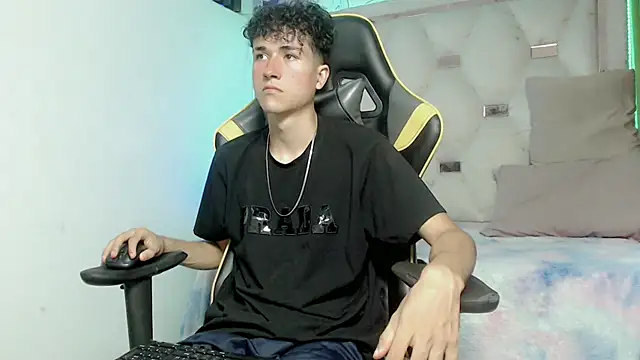 johnny cagee online show from 11-12-25, 05:00