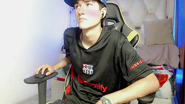 johnny cagee online show from 09-27-25, 04:51