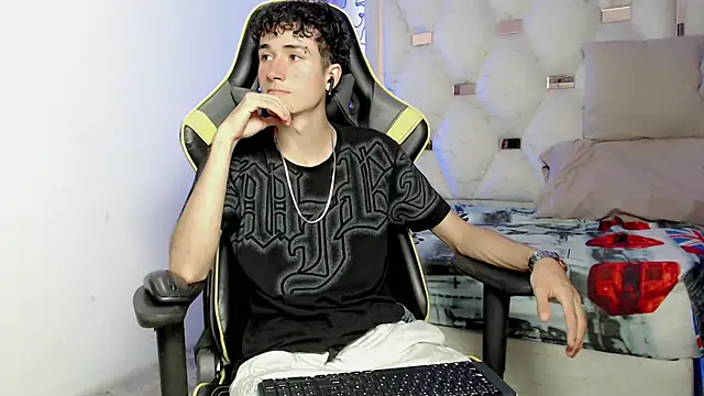 johnny cagee online show from 09-19-25, 04:05