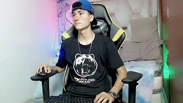 johnny cagee online show from 10-31-25, 03:47