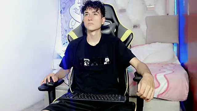 johnny cagee online show from 11-27-25, 05:08