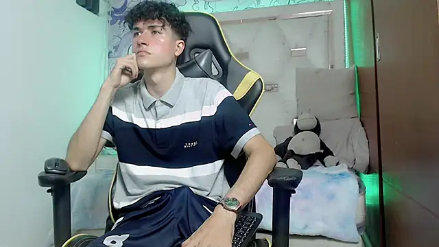 johnny cagee online show from 10-24-25, 05:06