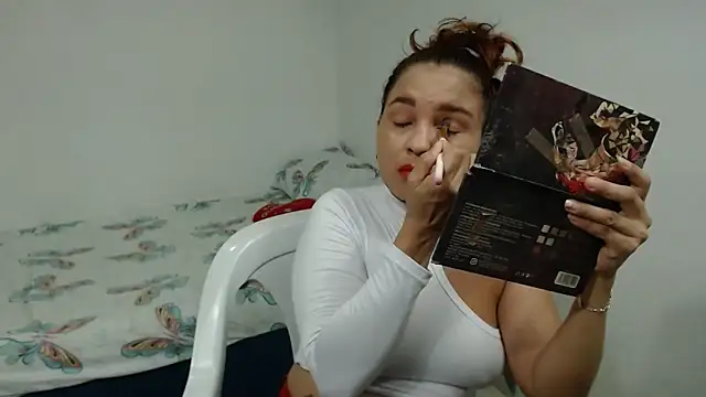 Agatha browser online show from 09-18-25, 09:34