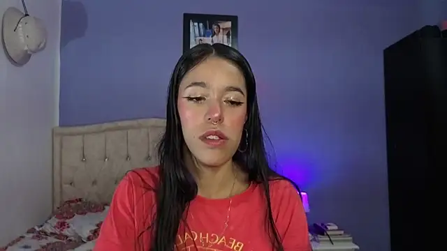 Snapshot of stephania_t chatting on 05-26-26, 04:05 stephania t online show from 05-26-26, 04:05