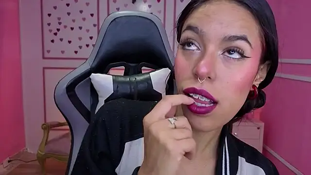 stephania t online show from 11-12-25, 11:47