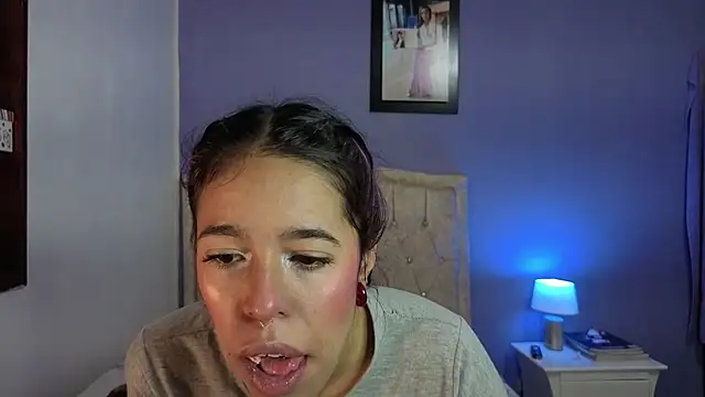 Snapshot of stephania_t chatting on 04-23-26, 02:40 stephania t online show from 04-23-26, 02:40