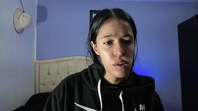 Snapshot of stephania_t chatting on 06-18-26, 01:27 stephania t online show from 06-18-26, 01:27