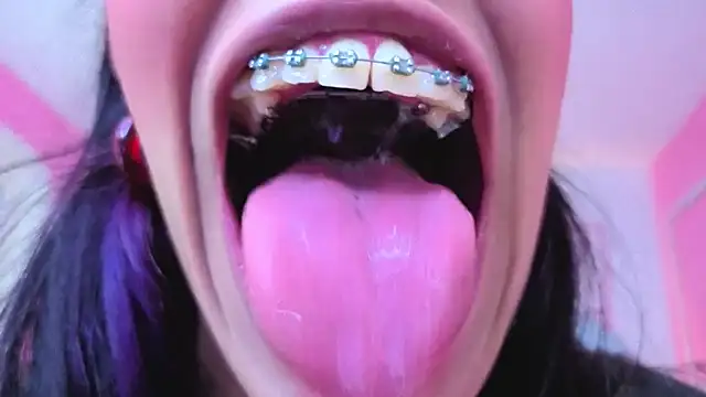 stephania t online show from 12-20-25, 11:57