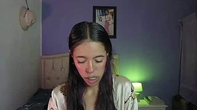 stephania t online show from 03-24-26, 05:35