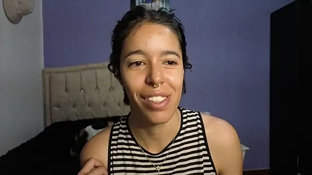 Snapshot of stephania_t chatting on 06-19-26, 01:50 stephania t online show from 06-19-26, 01:50