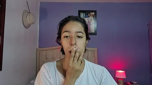 Snapshot of stephania_t chatting on 05-19-26, 04:58 stephania t online show from 05-19-26, 04:58