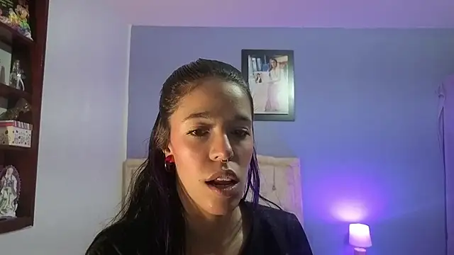Snapshot of stephania_t chatting on 04-21-26, 06:25 stephania t online show from 04-21-26, 06:25