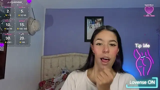 Snapshot of stephania_t chatting on 05-25-26, 05:11 stephania t online show from 05-25-26, 05:11