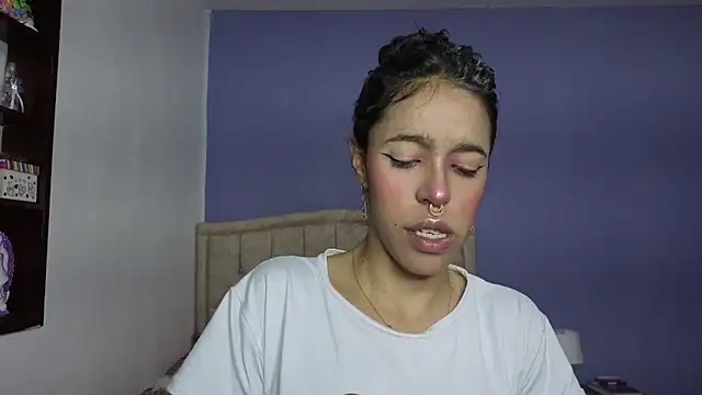 Snapshot of stephania_t chatting on 05-08-26, 03:05 stephania t online show from 05-08-26, 03:05