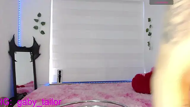 Gaby Tailor online show from 09-28-25, 10:06