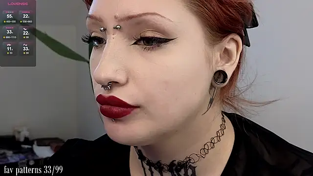 Snapshot of violetviolator chatting on 03-06-25, 12:09 violetviolator online show from 03-06-25, 12:09