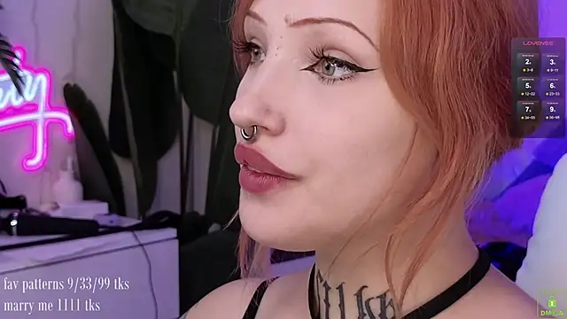 Snapshot of violetviolator chatting on 10-11-25, 06:25 violetviolator online show from 10-11-25, 06:25