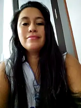 Snapshot of Indira__love chatting on 01-04-25, 02:35 Indira love online show from 01-04-25, 02:35