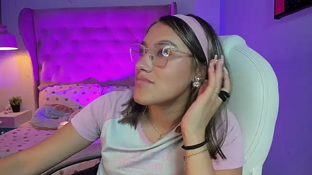  Sophie  miller online show from 03-04-26, 08:27