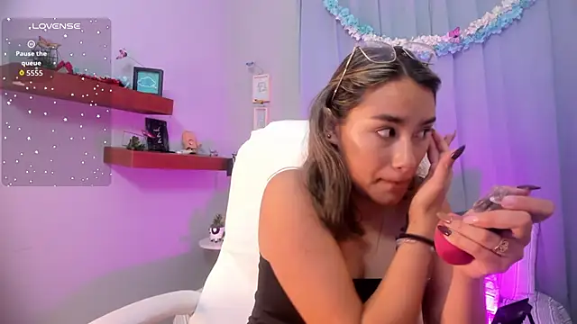  Sophie  miller online show from 04-18-26, 05:48