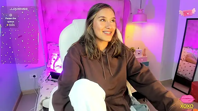  Sophie  miller online show from 11-20-25, 08:09